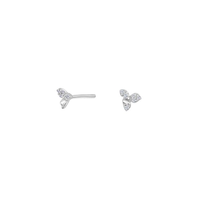 LOUISENOR ørestikker i sterling sølv med blomsterformet design og 4 mm kubiske zirkonia fra JoanliNor.